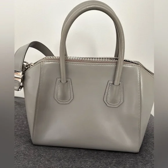 Authentic *** Givenchy Antigona Bag in Grey - Picture 6 of 9